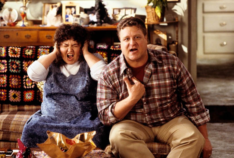 Rosanne Barr and John Goodman in the series "Rosanne" / ABC Photo Archives / Contributor / Getty Images