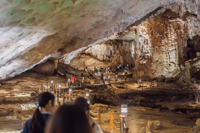 Along with Luon and Trinh Nu Caves, Sung Sot Cave is one of the three most famous caves on Bo Hon Island /123RF/PICSEL